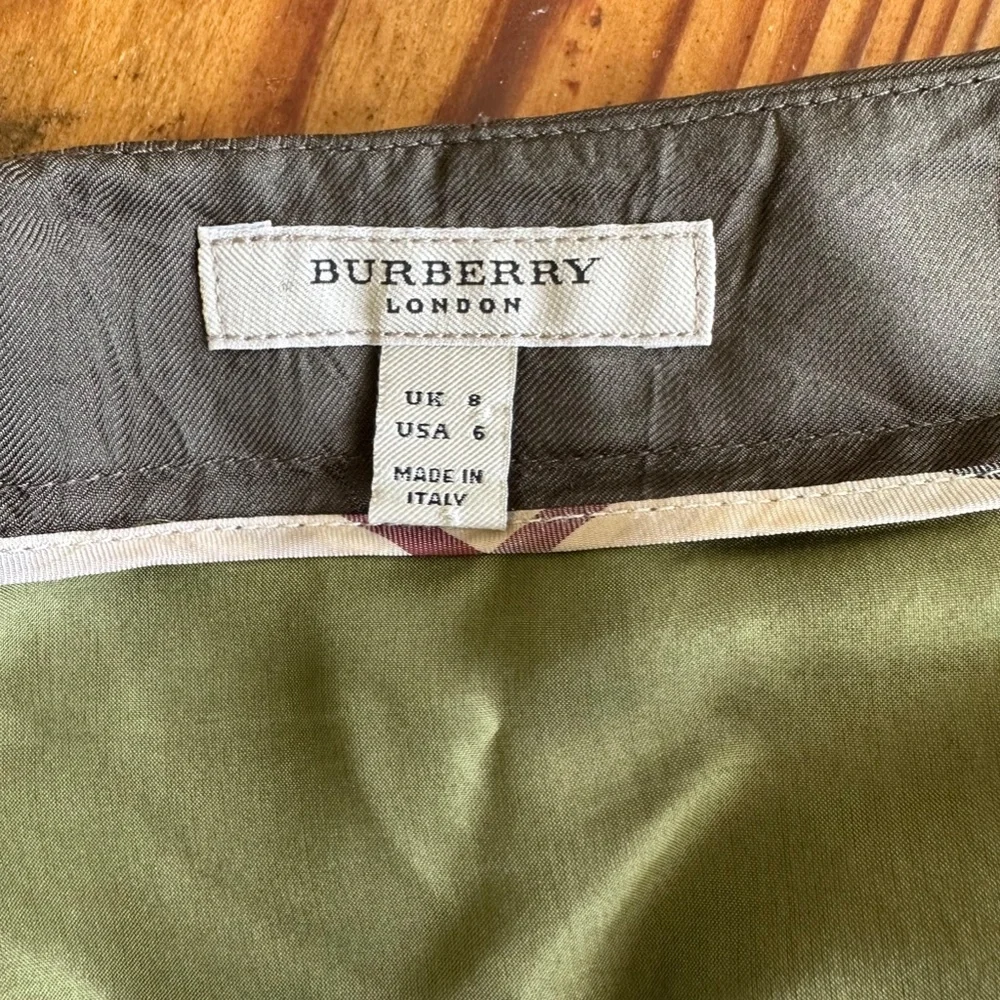 BURBERRY Olive Green Pleated Silk Skirt (Low-waisted) - Picture 4 of 5